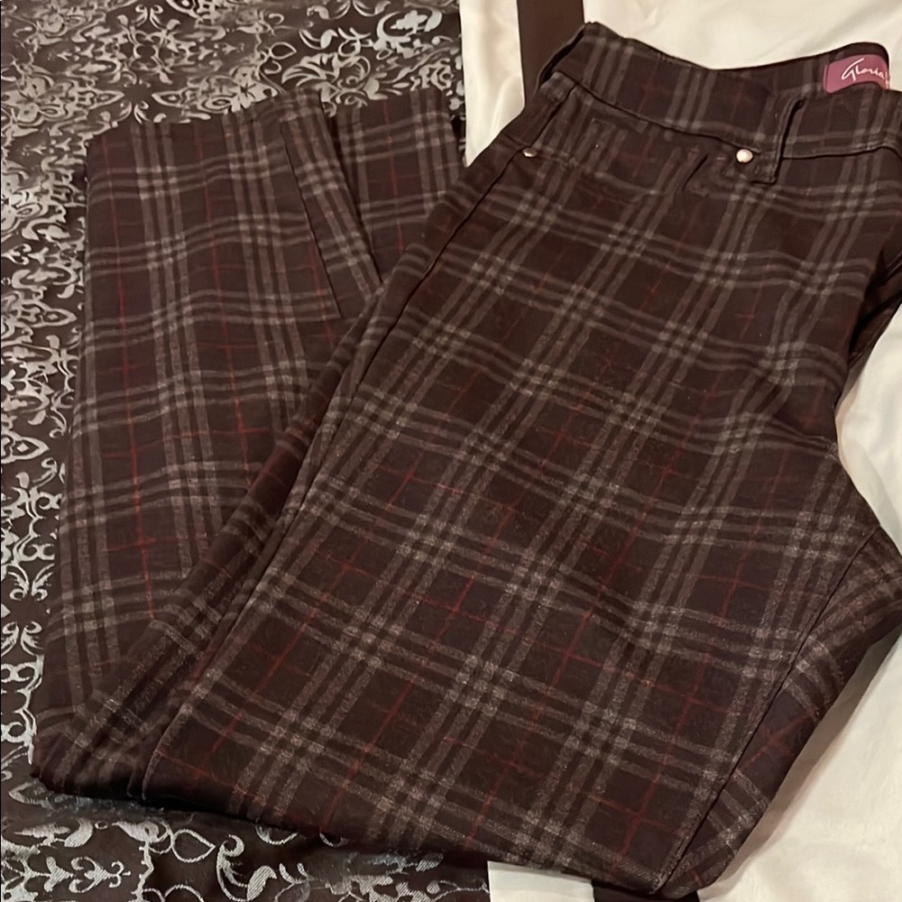 GLORIA VANDERBILT brown and Red Dress Pants with Classic Plaid Design, size 10,